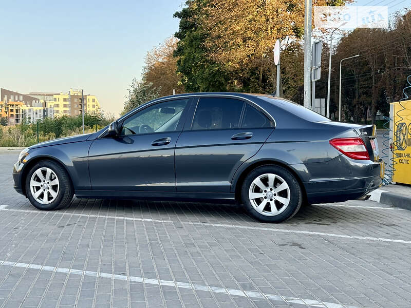 Седан Mercedes-Benz C-Class 2008 в Ровно