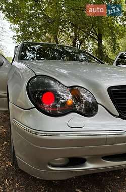 Седан Mercedes-Benz C-Class 2001 в 