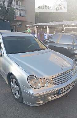 Універсал Mercedes-Benz C-Class 2004 в Мукачевому