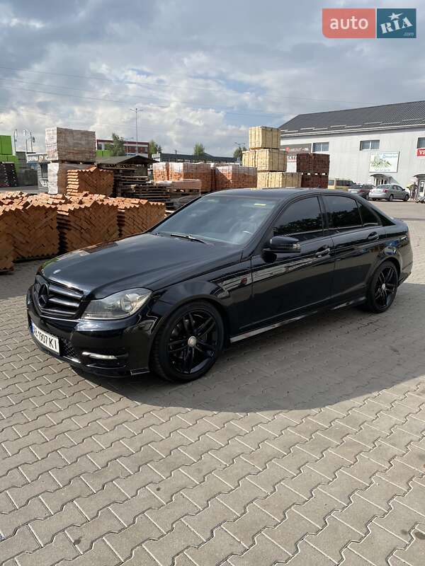 Седан Mercedes-Benz C-Class 2013 в Виннице