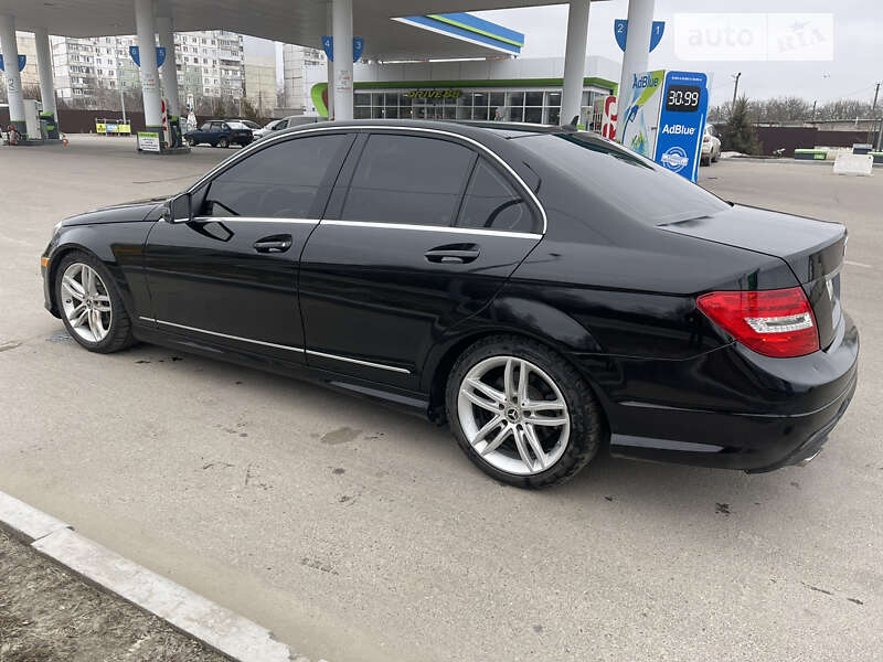 Седан Mercedes-Benz C-Class 2012 в Сумах