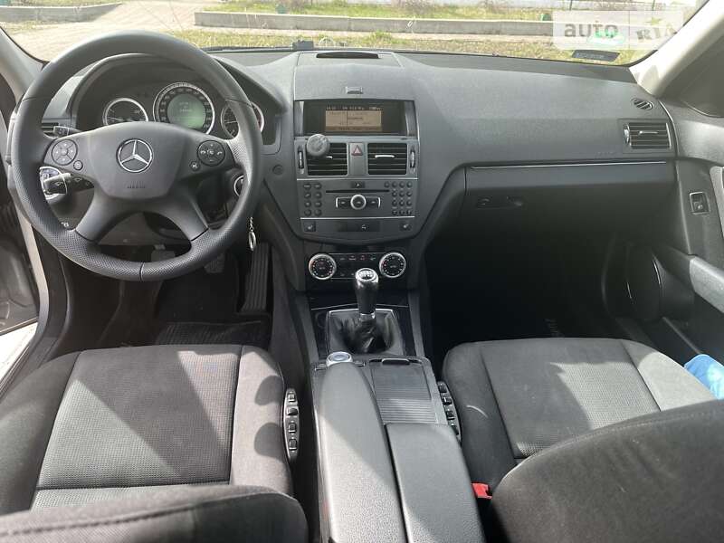 Универсал Mercedes-Benz C-Class 2010 в Киеве