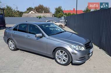 Седан Mercedes-Benz C-Class 2013 в Острозі