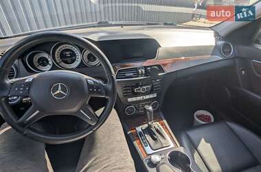 Седан Mercedes-Benz C-Class 2013 в Острозі