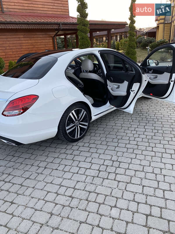 Седан Mercedes-Benz C-Class 2016 в Львове