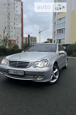 Універсал Mercedes-Benz C-Class 2004 в Києві