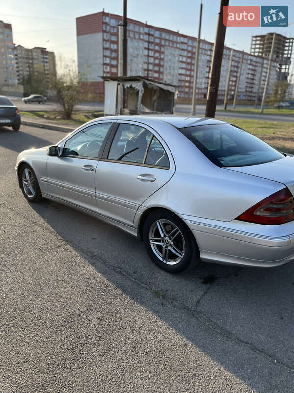 Седан Mercedes-Benz C-Class 2001 в Запорожье