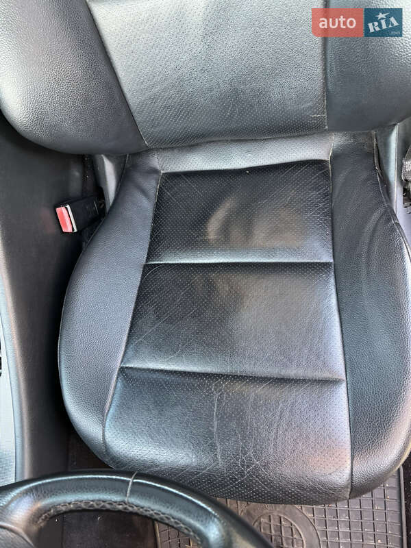 Седан Mercedes-Benz C-Class 2001 в Запорожье