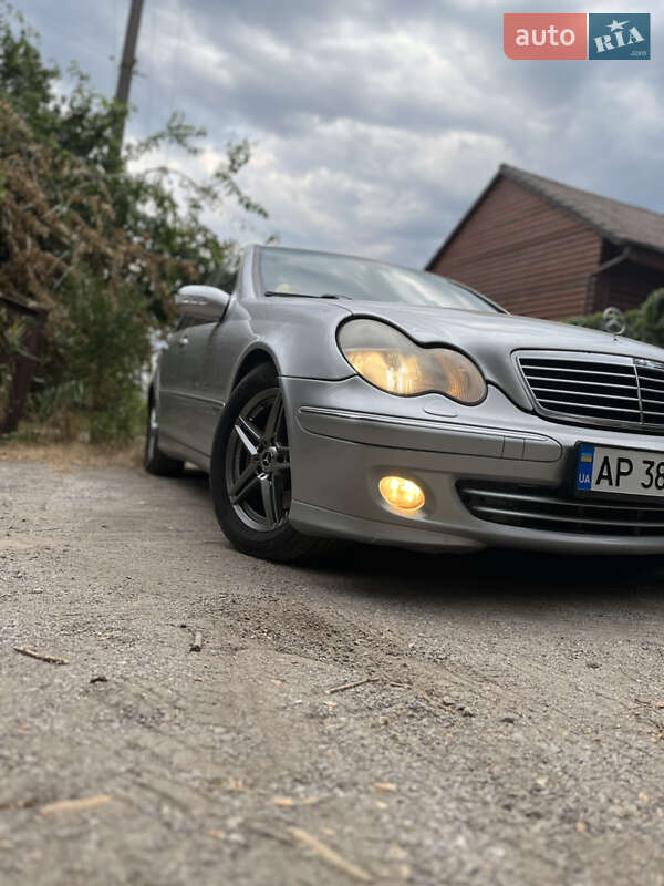 Mercedes-Benz C-Class 2001