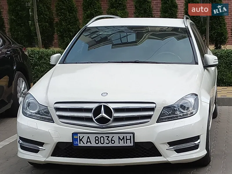 Mercedes-Benz C-Class 2011