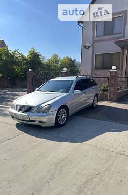 Універсал Mercedes-Benz C-Class 2001 в Вараші