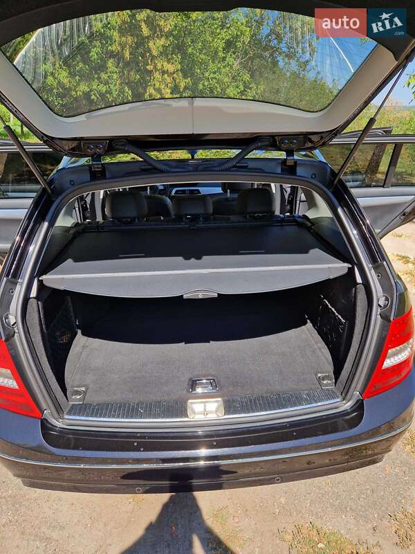 Універсал Mercedes-Benz C-Class 2011 в Чернівцях фото 8 Універсал Mercedes-Benz C-Class 2011 в Чернівцях