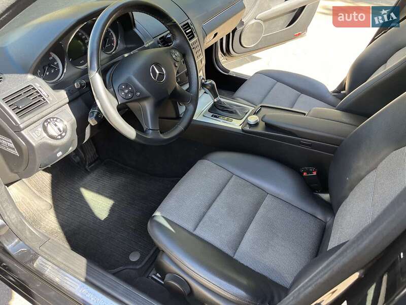 Универсал Mercedes-Benz C-Class 2010 в Кривом Роге