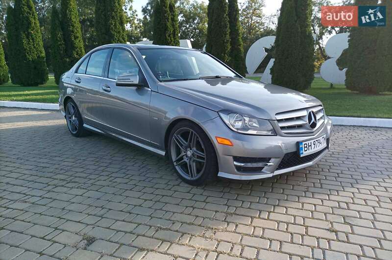 Mercedes-Benz C-Class 2011