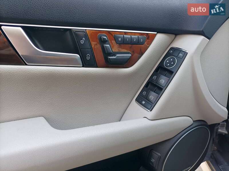 Седан Mercedes-Benz C-Class 2011 в Одессе