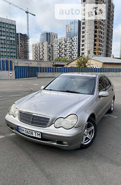 Седан Mercedes-Benz C-Class 2003 в Киеве