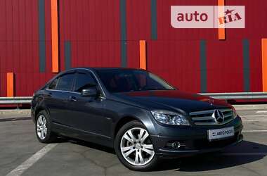 Седан Mercedes-Benz C-Class 2010 в Киеве