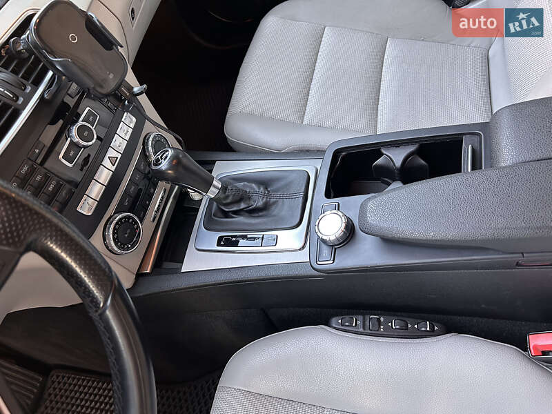 Універсал Mercedes-Benz C-Class 2011 в Києві