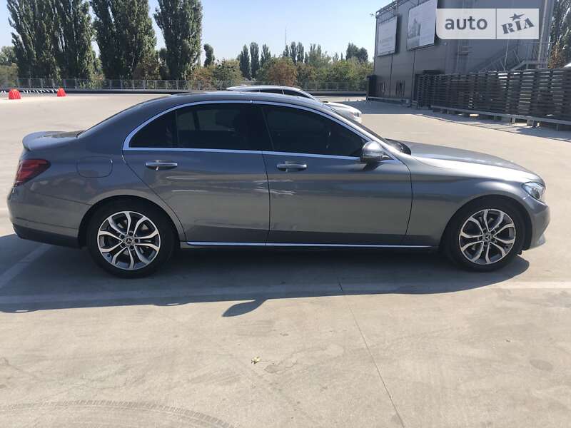 Седан Mercedes-Benz C-Class 2017 в Киеве