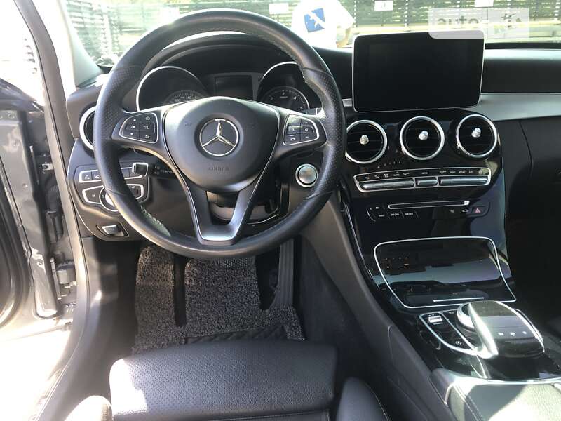 Седан Mercedes-Benz C-Class 2017 в Киеве