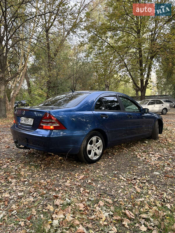 Седан Mercedes-Benz C-Class 2002 в Запоріжжі