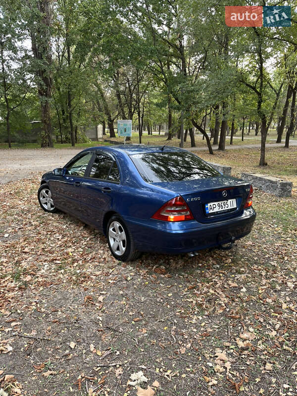 Седан Mercedes-Benz C-Class 2002 в Запоріжжі