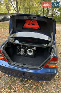 Седан Mercedes-Benz C-Class 2002 в 