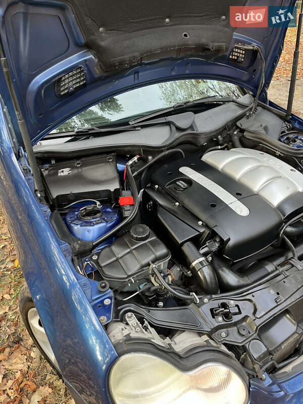 Седан Mercedes-Benz C-Class 2002 в Запоріжжі