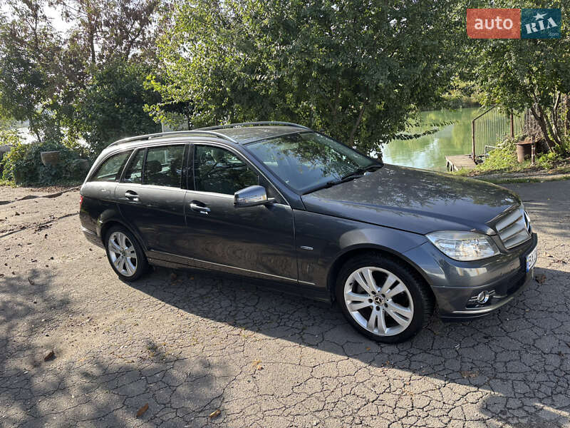 Універсал Mercedes-Benz C-Class 2009 в Хмельницькому