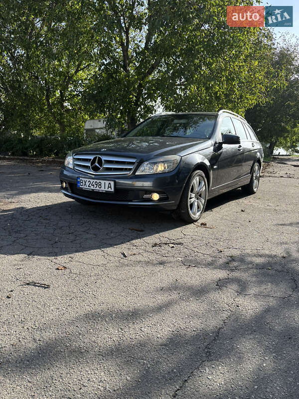 Універсал Mercedes-Benz C-Class 2009 в Хмельницькому