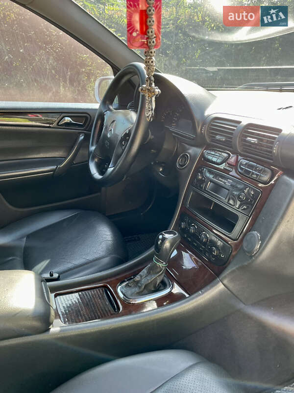 Универсал Mercedes-Benz C-Class 2003 в Днепре
