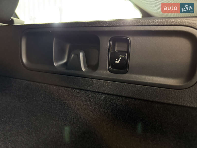 Универсал Mercedes-Benz C-Class 2023 в Киеве фото 73 Универсал Mercedes-Benz C-Class 2023 в Киеве