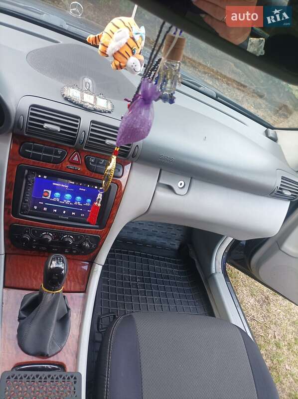 Седан Mercedes-Benz C-Class 2001 в Варве