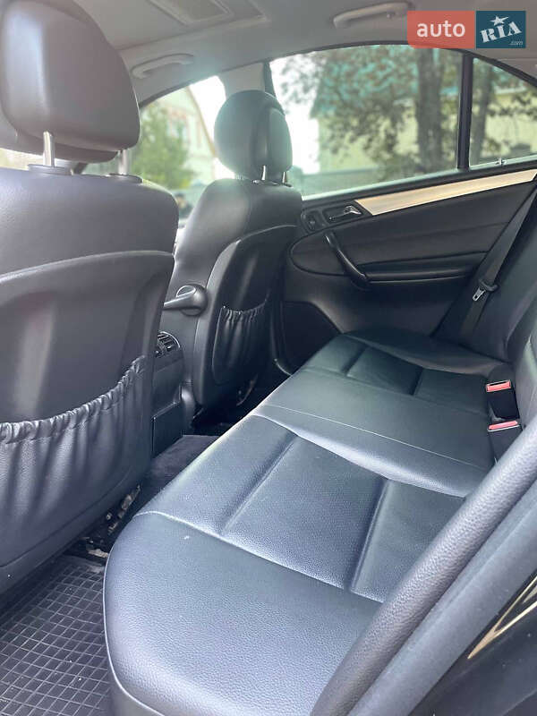 Седан Mercedes-Benz C-Class 2006 в Виннице