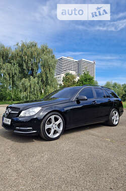 Универсал Mercedes-Benz C-Class 2012 в Киеве