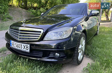 Седан Mercedes-Benz C-Class 2008 в Дніпрі