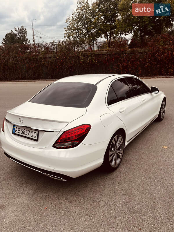 Седан Mercedes-Benz C-Class 2018 в Днепре