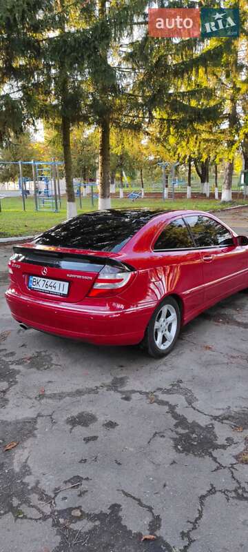 Купе Mercedes-Benz C-Class 2005 в Млиніві