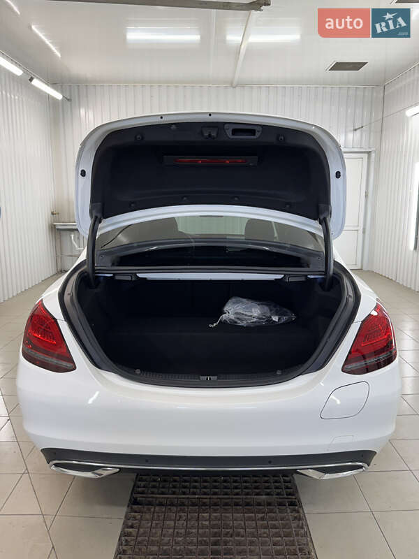 Седан Mercedes-Benz C-Class 2021 в Києві