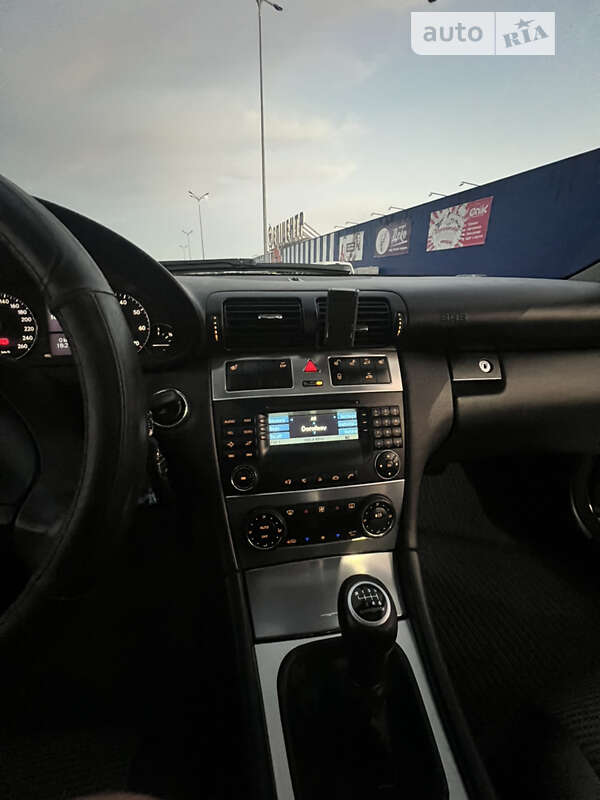 Седан Mercedes-Benz C-Class 2005 в Славуте