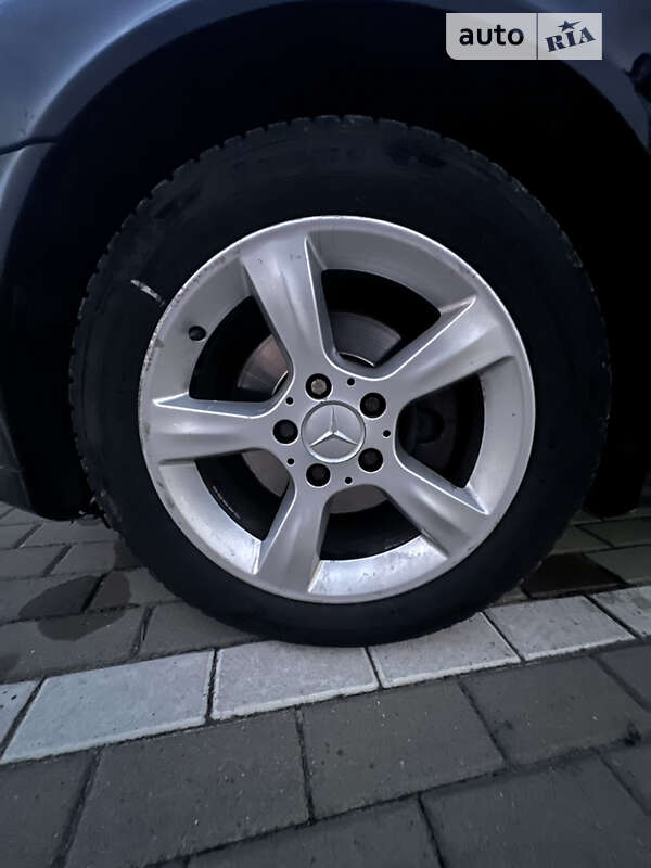 Седан Mercedes-Benz C-Class 2005 в Славуте