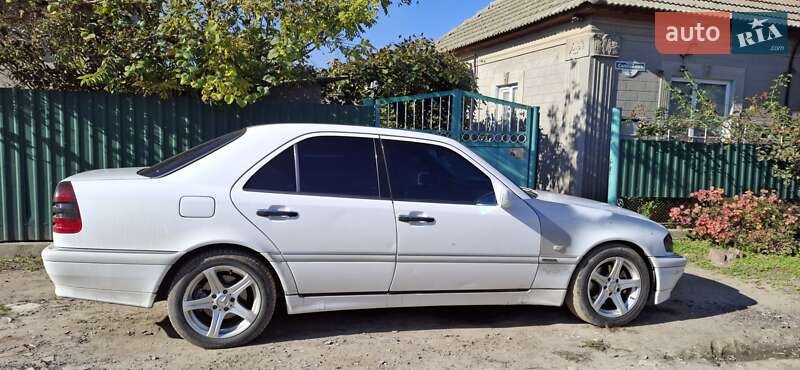 Седан Mercedes-Benz C-Class 1998 в Килии