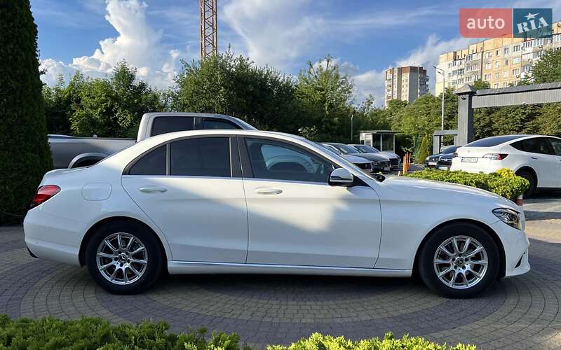 Седан Mercedes-Benz C-Class 2018 в Львові