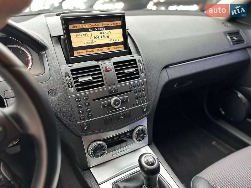 Универсал Mercedes-Benz C-Class 2010 в Кривом Роге