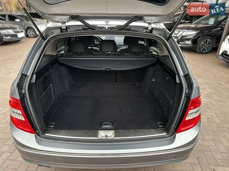 Универсал Mercedes-Benz C-Class 2010 в Кривом Роге