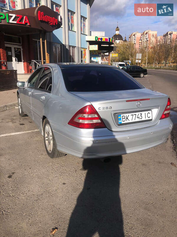 Седан Mercedes-Benz C-Class 2006 в Рівному