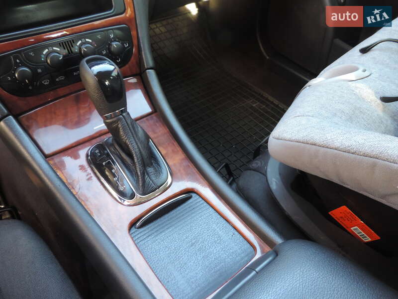 Седан Mercedes-Benz C-Class 2002 в Кривом Роге