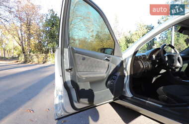 Седан Mercedes-Benz C-Class 2002 в Кривом Роге