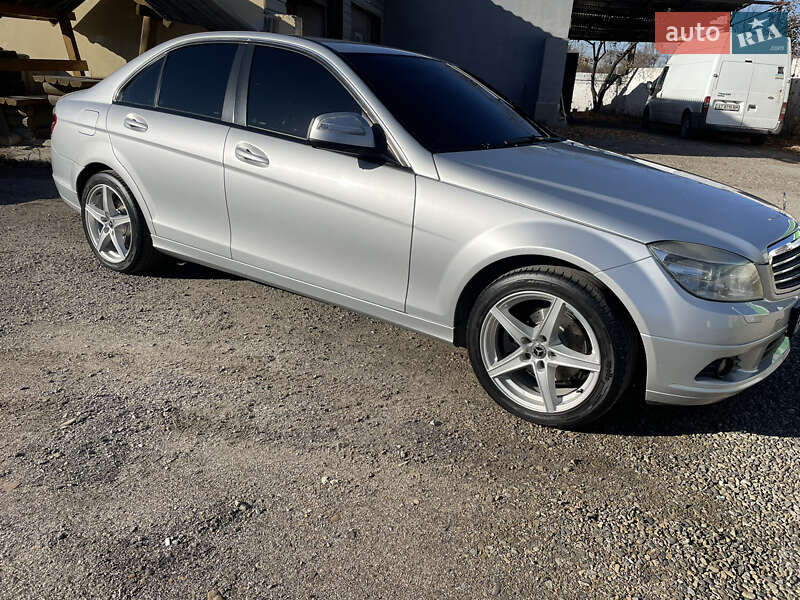 Седан Mercedes-Benz C-Class 2007 в Ивано-Франковске