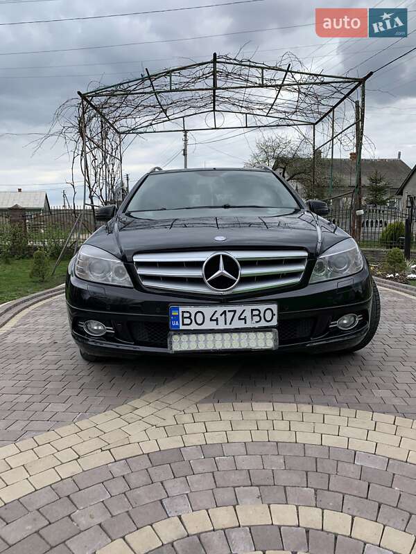 Універсал Mercedes-Benz C-Class 2010 в Тернополі